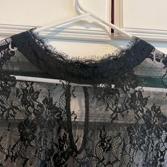 Lace Bell Sleeve Top - Picture 3 of 5